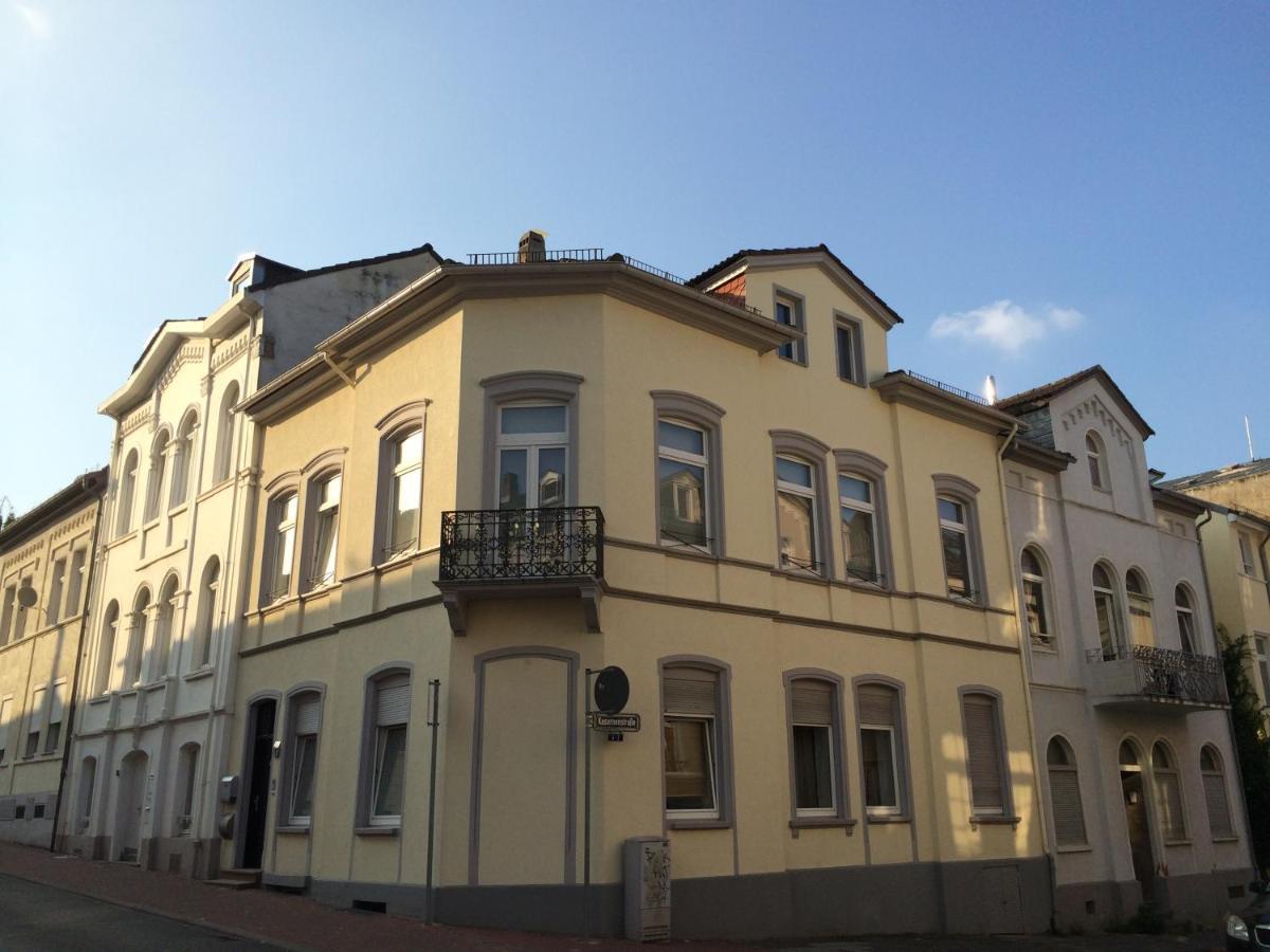 Grosses Und Helles Innenstadt Apartment - Ferienwohnung Бад-Хомбург-фор-дер-Хёэ Экстерьер фото