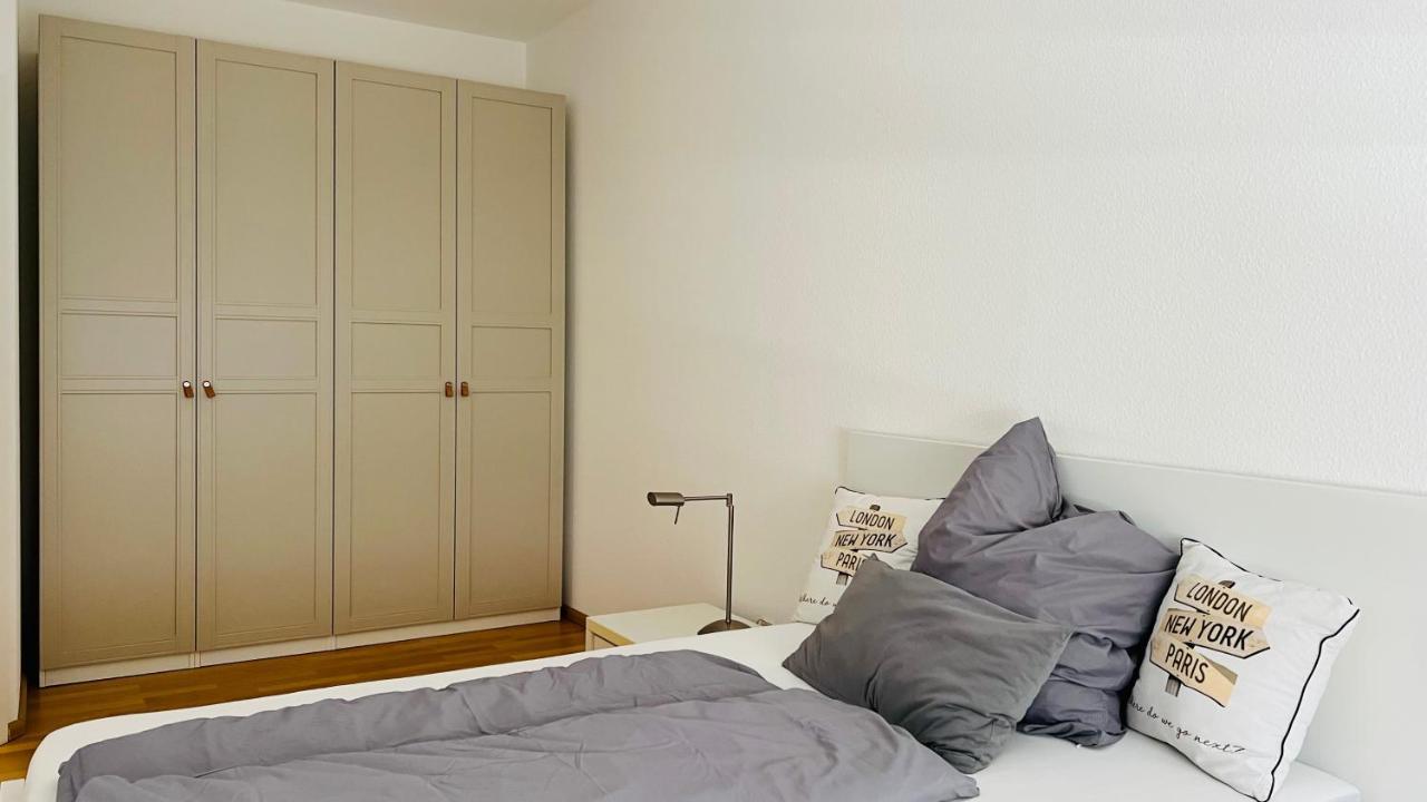 Grosses Und Helles Innenstadt Apartment - Ferienwohnung Бад-Хомбург-фор-дер-Хёэ Экстерьер фото