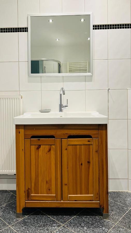 Grosses Und Helles Innenstadt Apartment - Ferienwohnung Бад-Хомбург-фор-дер-Хёэ Экстерьер фото
